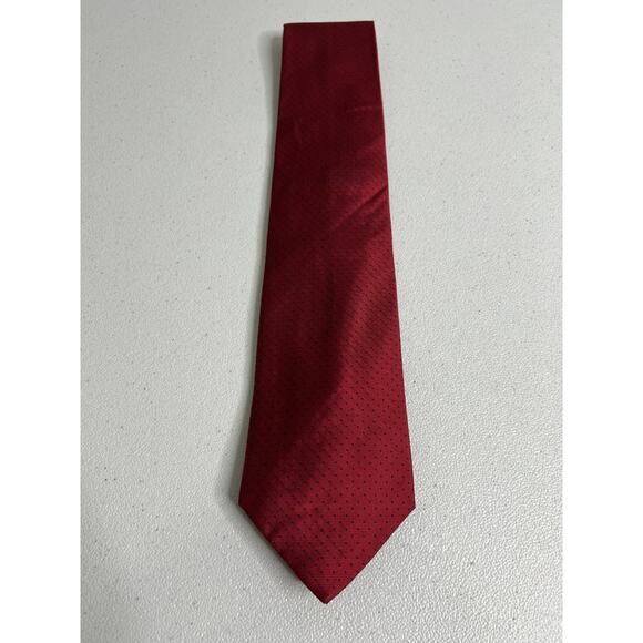 Jos A Bank Red with Black Dots Designer Tie Silk Necktie - Picture 4 of 8